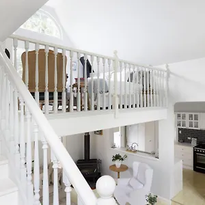 https://villa-the-chapel-luxury-estate-for-6-people.queenslandhotels.net