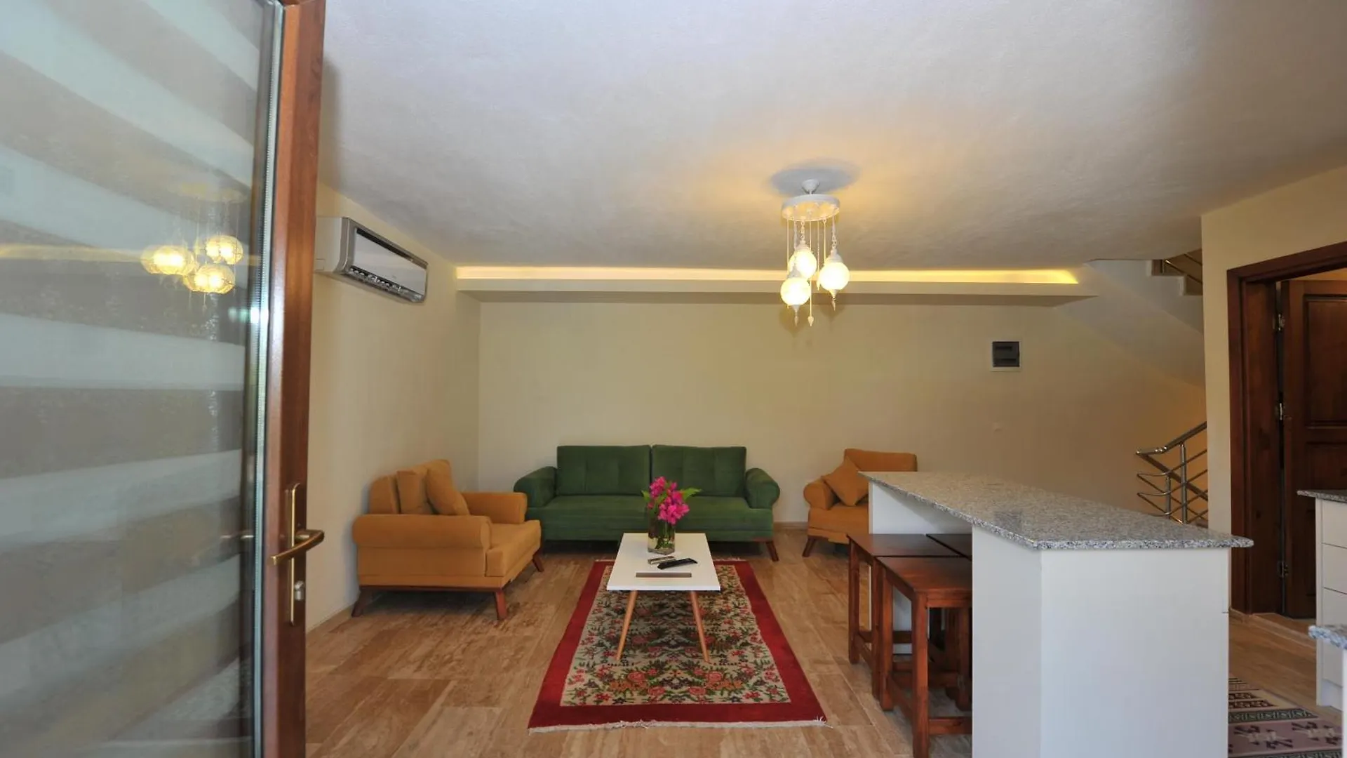 Grenadine Lodge داليان